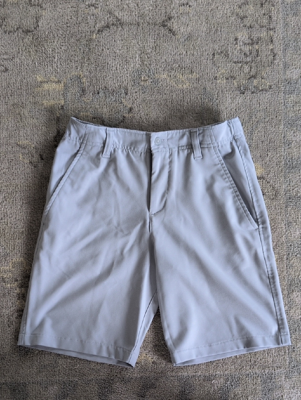 Under Armour Kids Flat Front Performance Shorts in Light Grey